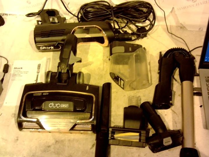 SHARK DUOCLEAN VACUUM CLEANER HZ500UKT 3159085Simon Charles Auctioneers