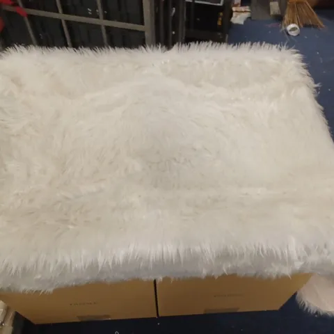 SHEEPSKIN EFFECT RUG - SIZE UNSPECIFIED