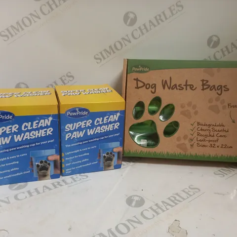 BOXED 2 X PAW WASHERS & DOG WASTE BAG SET