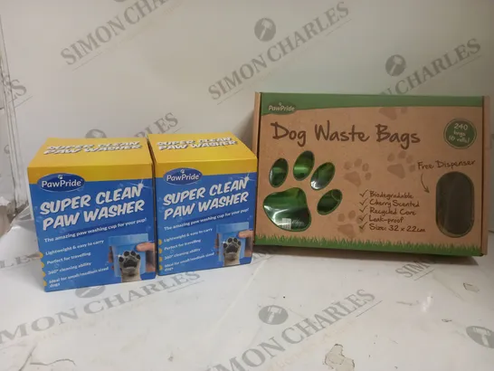 BOXED 2 X PAW WASHERS & DOG WASTE BAG SET