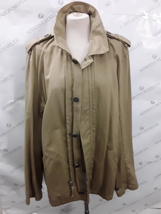 BURBERRY ZIP THROUGH JACKET IN SAND - L