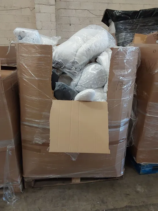 PALLET OF ASSORTED BEDROOM AND COMFORT BASED PRODUCTS TO INCLUDE; PILLOWS, SUPPORT SEAT CUSHIONS AND SIMILARLY RELATED GOODS