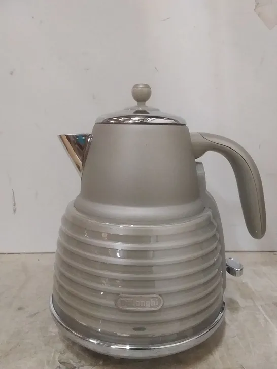 DELONHI SCOLPITO KETTLE - BEIGE RRP £124.99