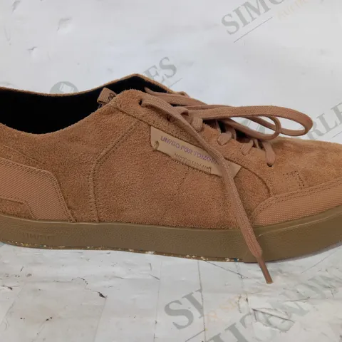 BOXED PAIR OF UNDO TRAINERS IN DESERT CAMEL COLOUR EU SIZE 41.5