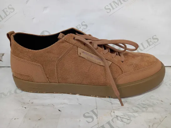 BOXED PAIR OF UNDO TRAINERS IN DESERT CAMEL COLOUR EU SIZE 41.5