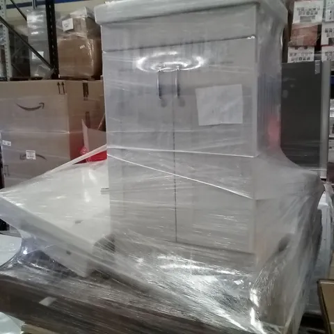 PALLET OF ASSORTED END OF LINE BATHROOM STOCK INCLUDING BASINS & VANITY UNITS 