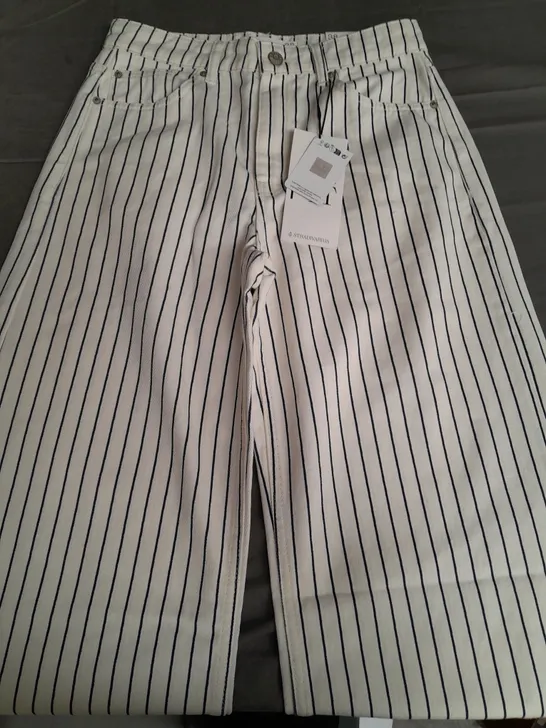 STRADIVARIUS PINSTRIPE JEANS SIZE 10