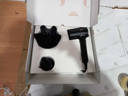 SHARK STYLE IQ HAIRDRYER & SYTLER