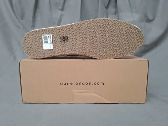 BOXED PAIR OF 736 GELLATO LOAFERS IN BEIGE SIZE 8