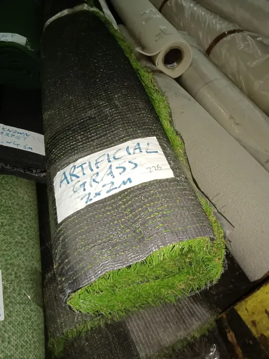 ROLL OF ARTIFICIAL GRASS - 2X2M