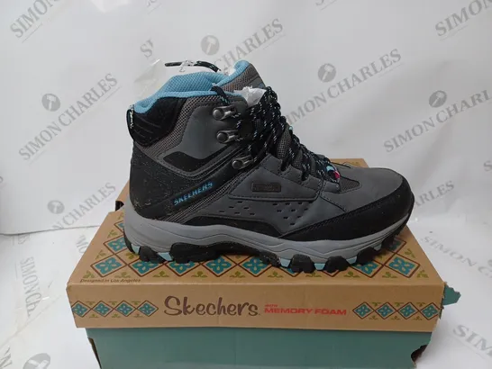 BOXED PAIR OF SKECHERS CHARCOAL HIKING BOOTS SIZE 4.5