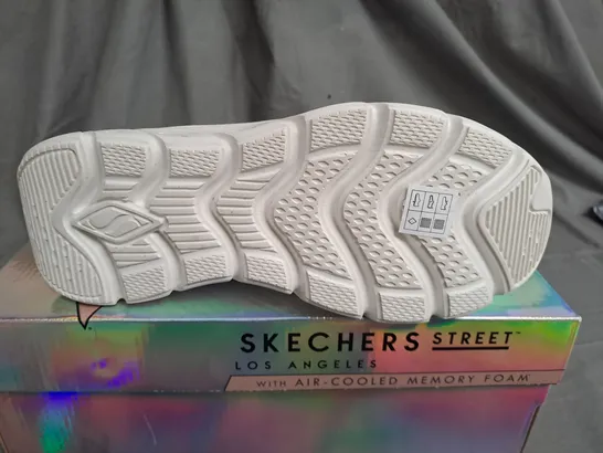 BOXED SKECHERS STREET HIGH RISE WHITE TRAINERS - SIZE 7