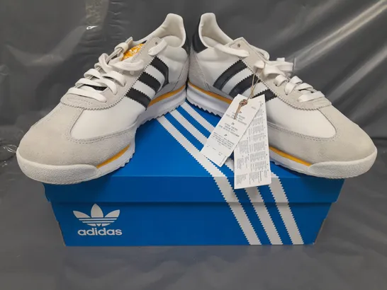 BOXED PAIR OF ADIDAS SL 72 RS SHOES IN WHITE/BLACK UK SIZE 9.5