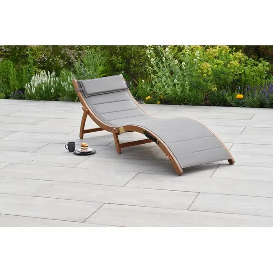 BOXED BREALYN 187cm LONG ACACIA SINGLE CHAISE (1 BOX)