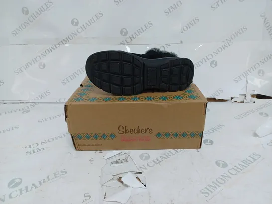 BOXED SKECHERS HIGH ZIP BLACK BOOT- SIZE 5 