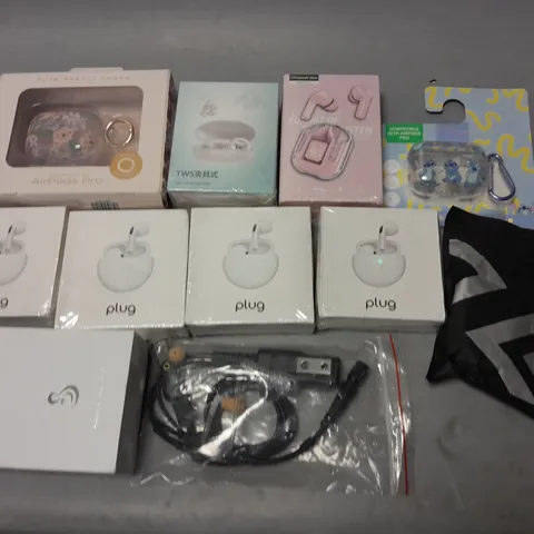 LOT OF APPROXIMATELY 22 ASSORTED AUDIO ITEMS TO INCLUDE AIRPOD PRO CASES AND PLUG EARPHONES