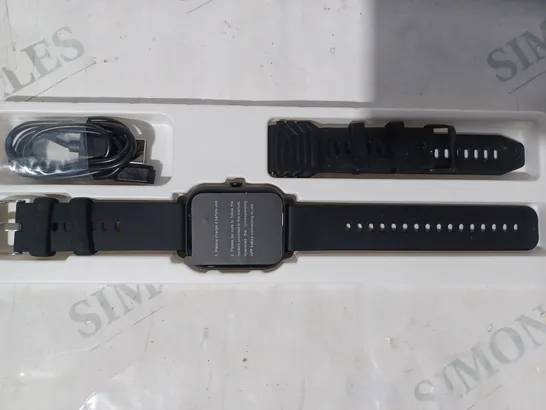 BOXED APTKDOE SMART WATCH FITNESS TRACKER IN BLACK