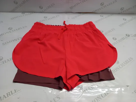 GYMSHARK TRANING SHORTS SIZE L