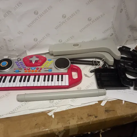 JOHN LEWIS CHILDRENS ELECTRONIC KEYBOARD