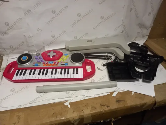 JOHN LEWIS CHILDRENS ELECTRONIC KEYBOARD