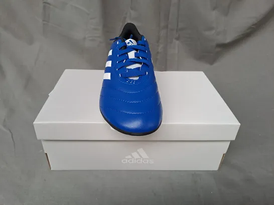 BOXED PAIR OF ADIDAS GOLETTO VIII KIDS FOOTBALL BOOTS IN BLUE/WHITE UK SIZE 2.5