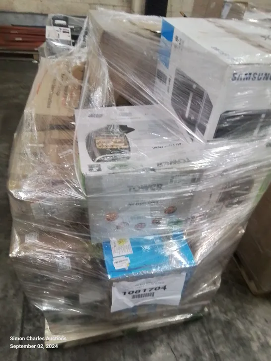 PALLET OF APPROXIMATELY 21 UNPROCESSED RAW RETURN HOUSEHOLD AND ELECTRICAL GOODS TO INCLUDE;