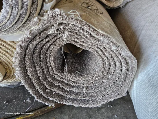 ROLL OF QUALITY HEARTLAND ULTRA KEMPSEY CARPET APPROXIMATELY 5M × 4.5M