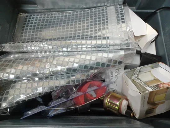 BOX OF APPROXIMATELY 15 ASSORTED ITEMS TO INCLUDE - WALL UK SOCKETS , CISIVIS CUTTING WHEEL , GLASS SCREEN PRO PROTECTOR ETC