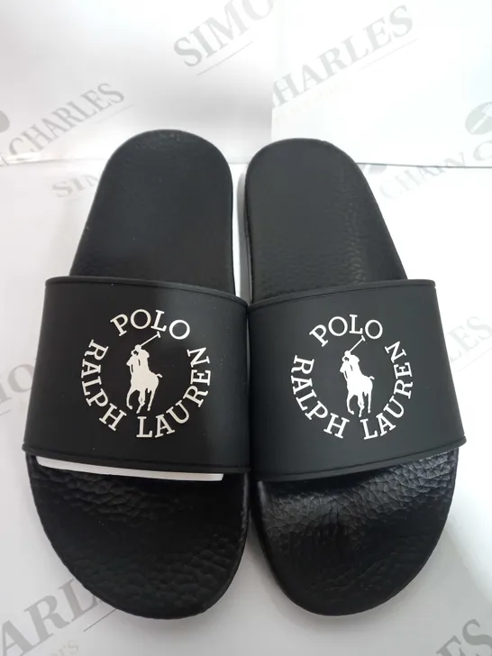 PAIR OF POLO RALPH LAUREN IN BALCK SIZE UNKNOW 