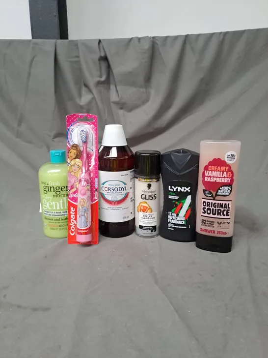 APPROXIMATELY 20 ASSORTED COSMETIC PRODUCTS TO INCLUDE ORIGINAL SOURCE SHOWER GEL, COLGATE BARBIE TOOTHBRUSH, AND LYNX SHOWER GEL ETC. 