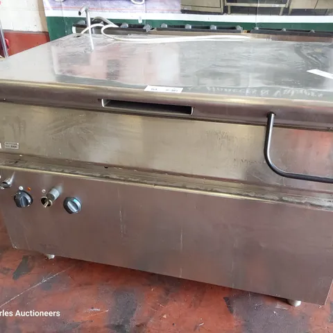 LARGE HOBART GAS FIRED BRATT PAN