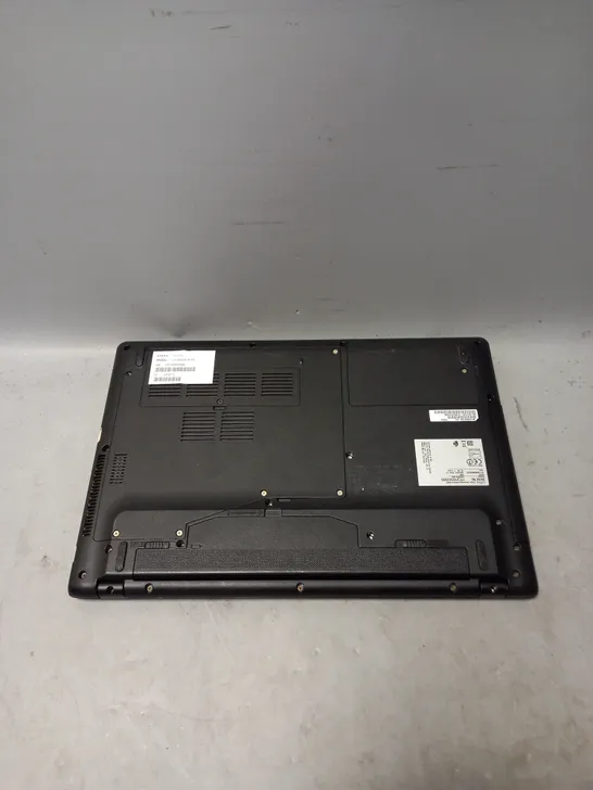 FUJITSU LIFEBOOK A555 LAPTOP IN BLACK