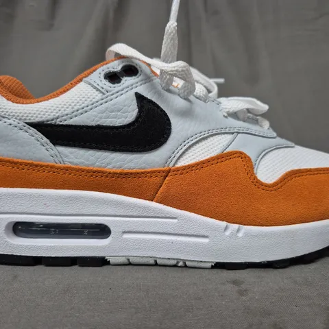 BOXED PAIR OF NIKE AIR MAX 1 SHOES IN WHITE/GREY/ORANGE UK SIZE 6