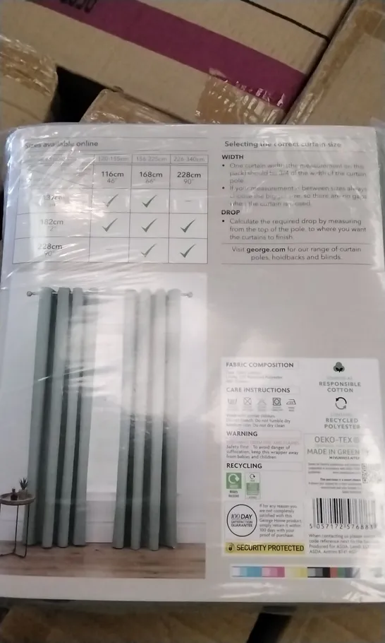 BOX OF 8 BRAND NEW EYELET PLAIN CURTAINS LIGHT GREEN 116 X 137CM