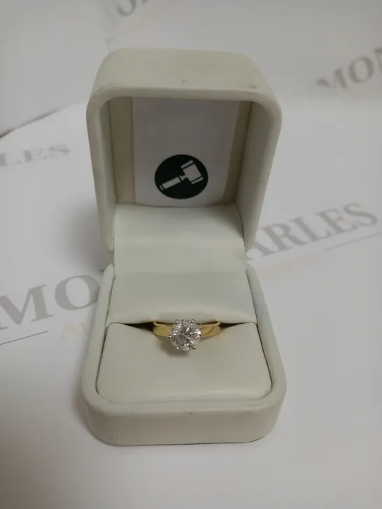 DESIGNER 18CT GOLD SOLITAIRE RING SET WITH A DIAMOND WEIGHING +-1.70CT