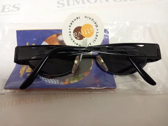 APPROX 10 DERIGO STING SUNGLASSES - BOXED