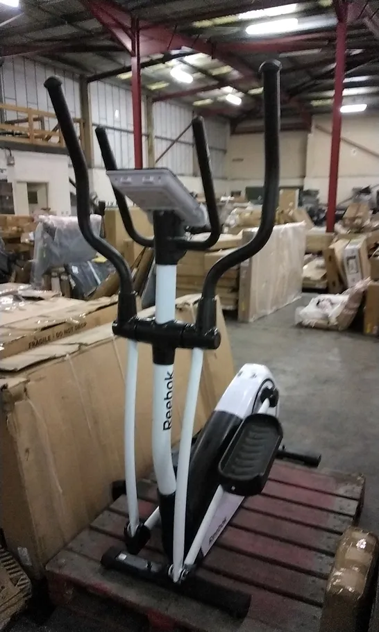 REEBOK JET100 CROSSTRAINER