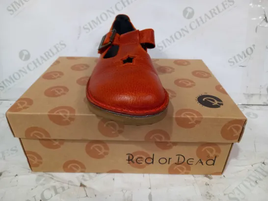 BOXED PAIR OF RED OR DEAD ZIGGY LEATHER SHOES IN BURNT SIENNA COLOUR UK SIZE 4