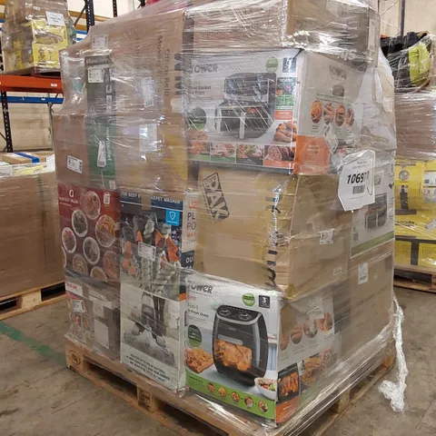 PALLET OF APPROXIMATELY 25 UNPROCESSED RAW RETURN HOUSEHOLD AND ELECTRICAL GOODS TO INCLUDE;