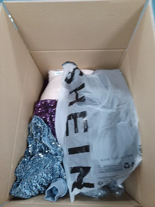 BOX OF ASSORTED CLOTHING ITEMS TO INCLUDE TOPS, JEANS, PYJAMAS ETC