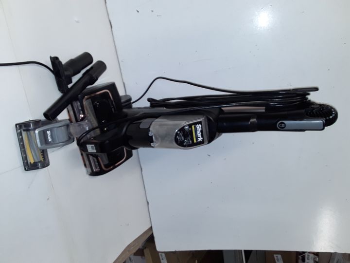 SHARK ANTI HAIR WRAP CORDED STICK VACUUM 3181396Simon Charles Auctioneers