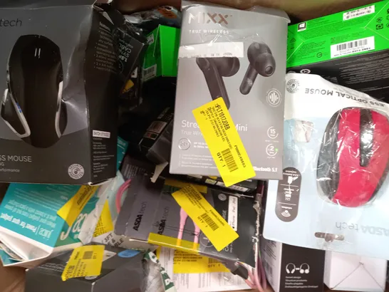 BOX OF APPROXIMATELY 20 ASSORTED ELECTRICAL ITEMS TO INCLUDE JUICEJUMBO MARSHMALLOW BLUETOOTH SPEAKER, ASDA TECH TRUE WIRELESS NOISE CANCELLING EARBUDS, ASDA TECH STEREO SPLITTER, ETC