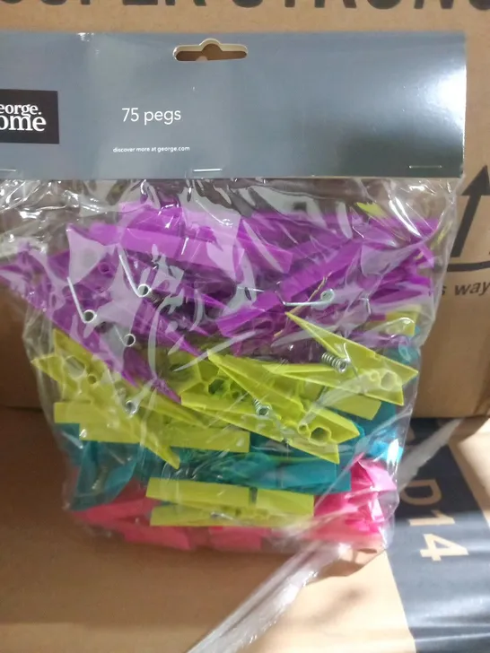 BOX OF 12 SETS OF BRAND NEW SUPER STRONG PEGS APPROXIMATELY 75 PER SET(TOTAL 900 PEGS)