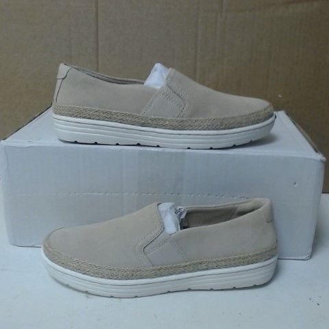 CLARKS WOMENS SHOES SIZE 3