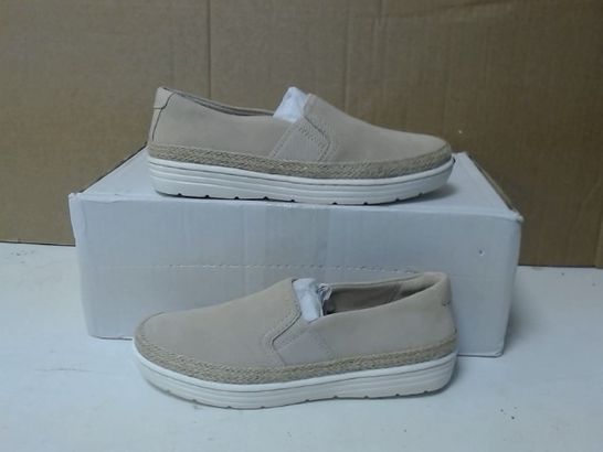 CLARKS WOMENS SHOES SIZE 3