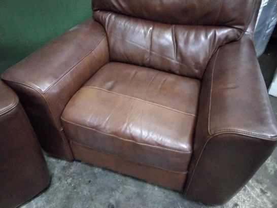 QUALITY ITALIAN DESIGNER PRATO CHESTNUT LEATHER FIXED LOUNGE SUITE, COMPRISING THREE SEATER SOFA, PAIR EASY CHAIRS & FOOTSTOOL 