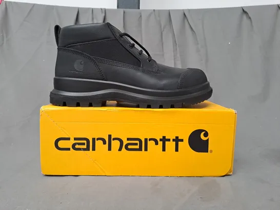 BOXED PAIR OF EARHARTT DETROIT CHUKKA BOOTS IN BLACK EU SIZE 44