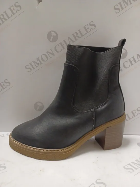 EVANS BROOKE ANKLE BOOTS, BLACK - SIZE 5