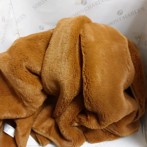 DUNELM BROWN PLUSH THROW - APPROX 200X200