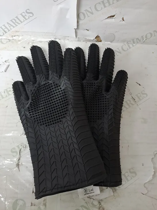 OUTLET COOK'S ESSENTIALS PAIR OF SCRUBBING GLOVES IN BLACK